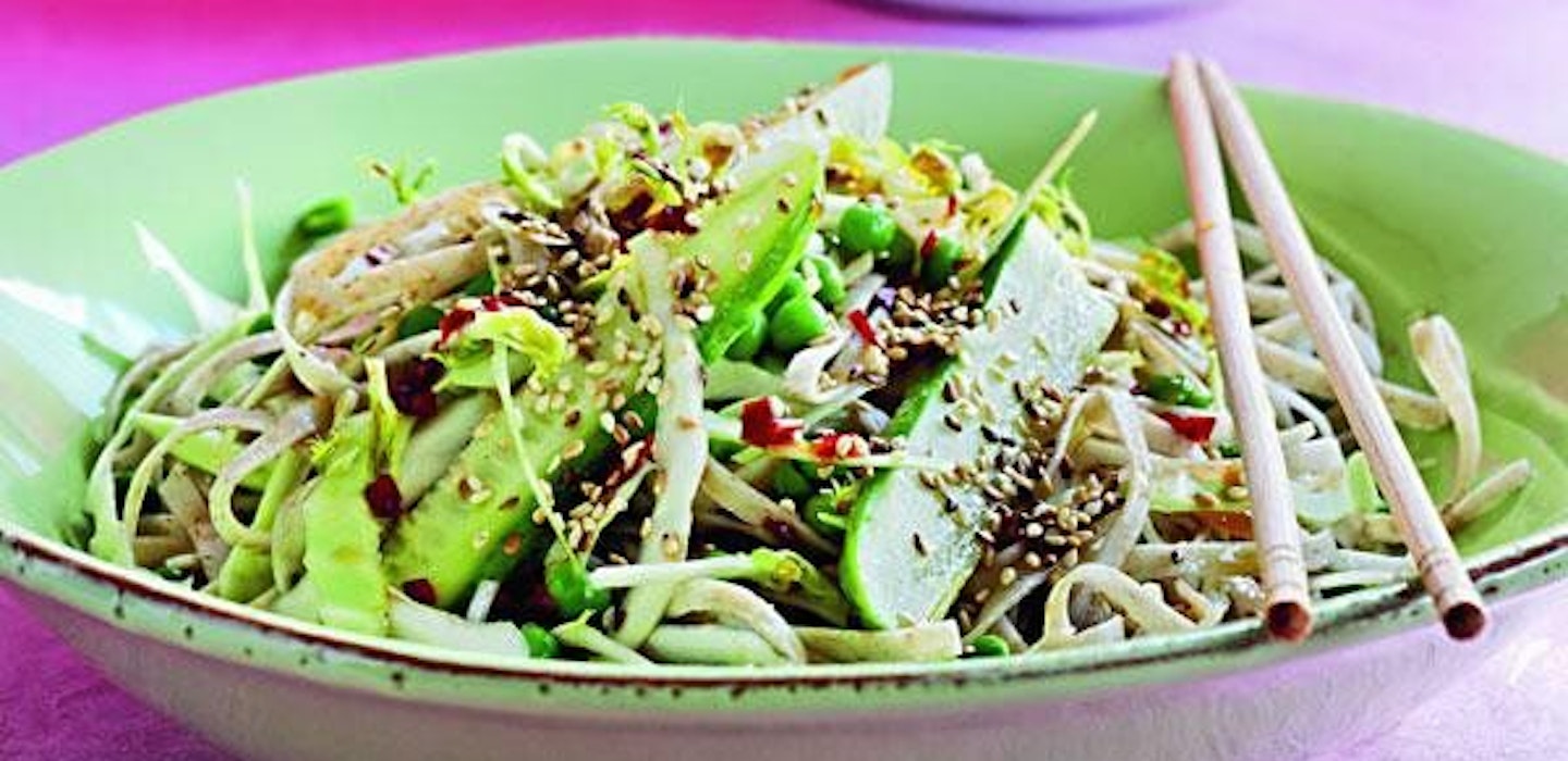 kålsalat med nudler og thaidressing