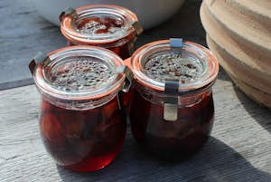 Blommemarmelade - Hjemmelavet marmelade lavet på blommer - Sæson