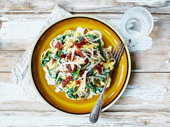 Kødfri dag : pasta med spinat og svampe