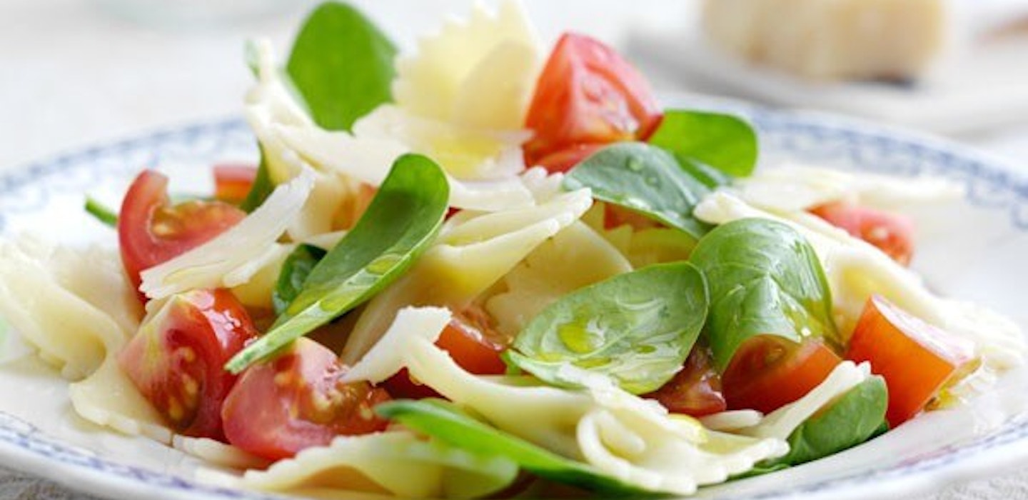 pasta med basilikum og tomat