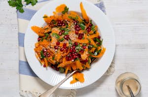 Marokkansk gulerodssalat - Krydrede gulerødder med krydderurter - Sæson