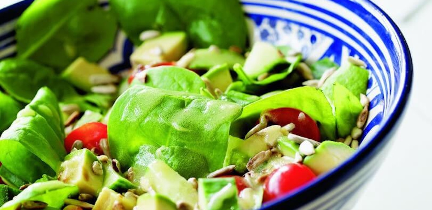 Opskrift på salat med avokado og tomat - Sæson