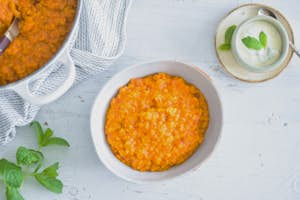 Dahl-opskrift – indisk daal med gulerod og myntecreme, en opskrift med mad til to dage - Sæson