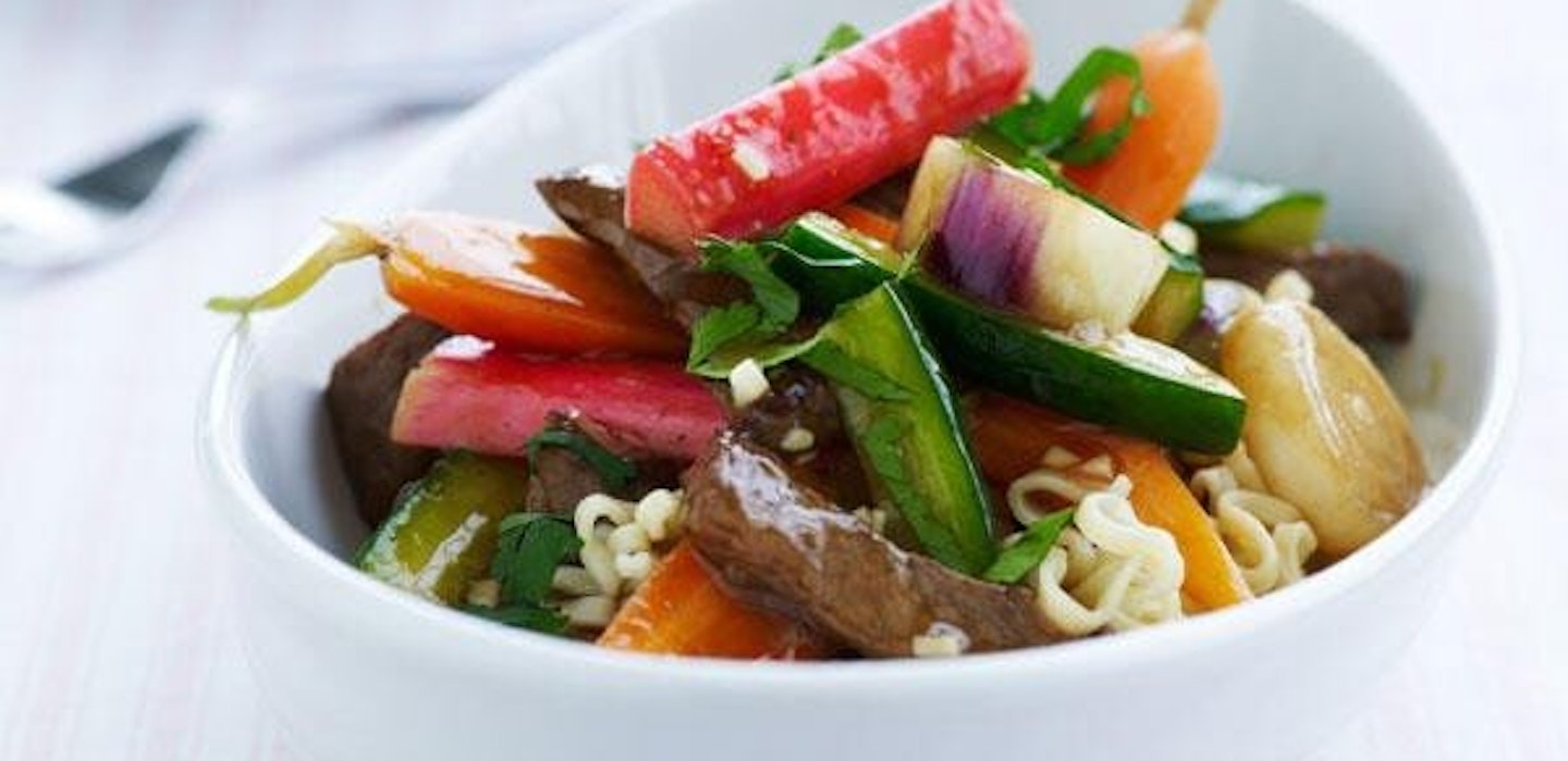 Kinesisk sursød med grøntsager og oksekød - simpel grøntsagsret - Sæson